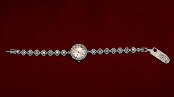 Elegant Women’s Watch - Image 3
